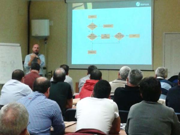 PRESENTACIN DE LA NUEVA CALDERA BIOCLASS NG Y LEA LIGNUM IB .